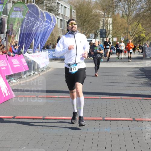 12.04.2026 - 45. Internationalen Wilhelmsburger Insellauf Strokosch-Dieckow http://msf.ph/oto/9453674 12.04.2026 10:40:40 Ziel 2711 meine-sportfotos.de
