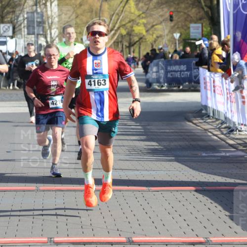12.04.2026 - 45. Internationalen Wilhelmsburger Insellauf Strokosch-Dieckow http://msf.ph/oto/9453676 12.04.2026 10:28:35 Ziel 2265, 5473, 4163, 4214, 2022, 4068, 4294 meine-sportfotos.de