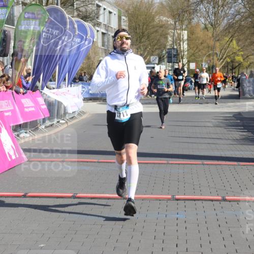 12.04.2026 - 45. Internationalen Wilhelmsburger Insellauf Strokosch-Dieckow http://msf.ph/oto/9453679 12.04.2026 10:40:40 Ziel 2711 meine-sportfotos.de