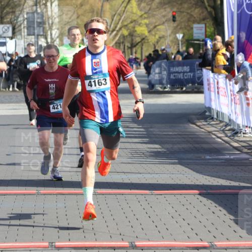 12.04.2026 - 45. Internationalen Wilhelmsburger Insellauf Strokosch-Dieckow http://msf.ph/oto/9453680 12.04.2026 10:28:35 Ziel 2265, 5473, 4163, 4214, 2022, 4068, 4294 meine-sportfotos.de