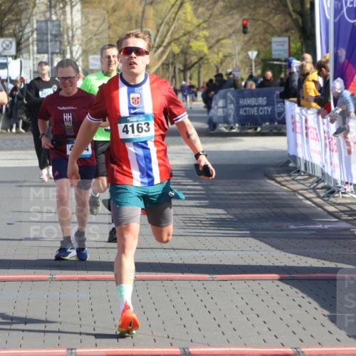 12.04.2026 - 45. Internationalen Wilhelmsburger Insellauf Strokosch-Dieckow http://msf.ph/oto/9453685 12.04.2026 10:28:35 Ziel 2265, 5473, 4163, 4214, 2022, 4068, 4294 meine-sportfotos.de