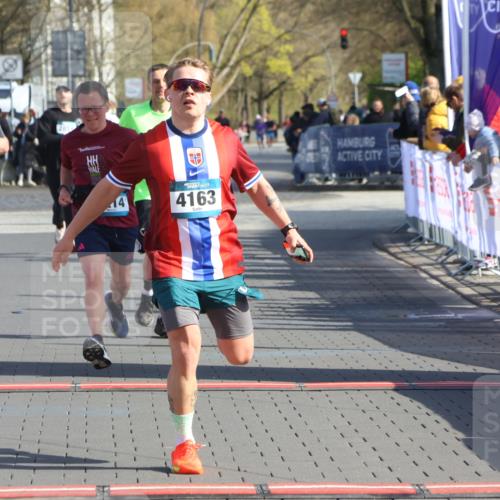 12.04.2026 - 45. Internationalen Wilhelmsburger Insellauf Strokosch-Dieckow http://msf.ph/oto/9453688 12.04.2026 10:28:35 Ziel 2265, 5473, 4163, 4214, 2022, 4068, 4294 meine-sportfotos.de