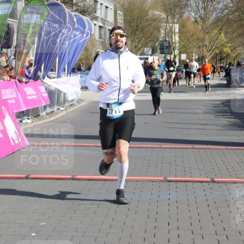 12.04.2026 - 45. Internationalen Wilhelmsburger Insellauf Strokosch-Dieckow http://msf.ph/oto/9453689 12.04.2026 10:40:40 Ziel 2711 meine-sportfotos.de