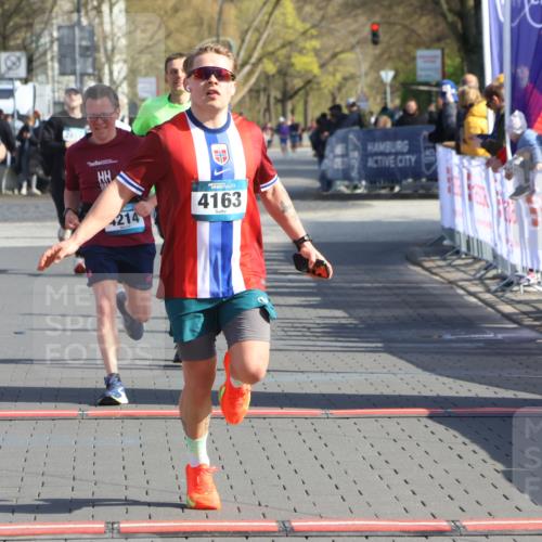 12.04.2026 - 45. Internationalen Wilhelmsburger Insellauf Strokosch-Dieckow http://msf.ph/oto/9453692 12.04.2026 10:28:35 Ziel 2265, 5473, 4163, 4214, 2022, 4068, 4294 meine-sportfotos.de