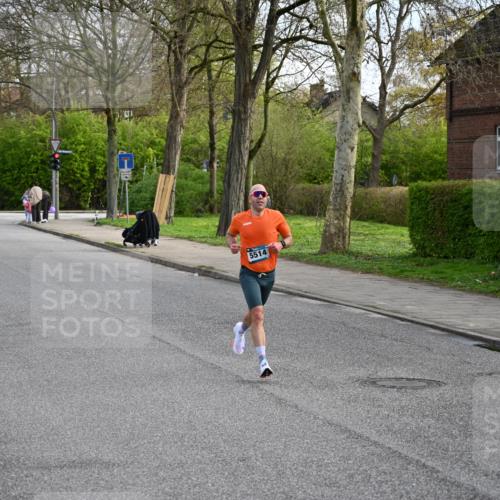 12.04.2026 - 45. Internationalen Wilhelmsburger Insellauf J. Mangold http://msf.ph/oto/9453693 12.04.2026 10:13:30 Ziel 5514, 2119, 3979 meine-sportfotos.de