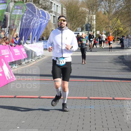 12.04.2026 - 45. Internationalen Wilhelmsburger Insellauf Strokosch-Dieckow http://msf.ph/oto/9453694 12.04.2026 10:40:40 Ziel 2711 meine-sportfotos.de