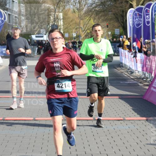 12.04.2026 - 45. Internationalen Wilhelmsburger Insellauf Strokosch-Dieckow http://msf.ph/oto/9453702 12.04.2026 10:28:38 Ziel 5473, 4163, 4214, 2022, 4068, 4294, 2851, 5452 meine-sportfotos.de