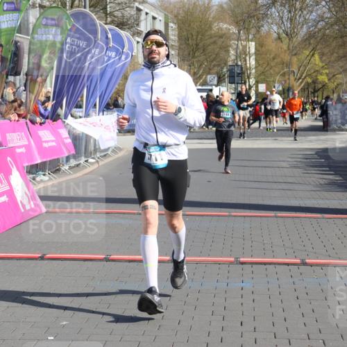 12.04.2026 - 45. Internationalen Wilhelmsburger Insellauf Strokosch-Dieckow http://msf.ph/oto/9453703 12.04.2026 10:40:40 Ziel 2711 meine-sportfotos.de