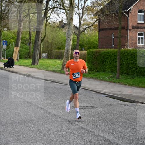 12.04.2026 - 45. Internationalen Wilhelmsburger Insellauf J. Mangold http://msf.ph/oto/9453704 12.04.2026 10:13:30 Ziel 5514, 2119, 3979 meine-sportfotos.de
