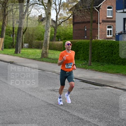 12.04.2026 - 45. Internationalen Wilhelmsburger Insellauf J. Mangold http://msf.ph/oto/9453711 12.04.2026 10:13:30 Ziel 5514, 2119, 3979 meine-sportfotos.de