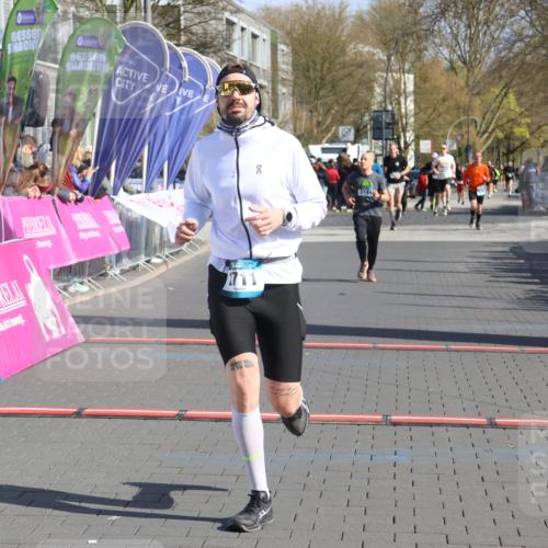 12.04.2026 - 45. Internationalen Wilhelmsburger Insellauf Strokosch-Dieckow http://msf.ph/oto/9453713 12.04.2026 10:40:40 Ziel 2711 meine-sportfotos.de