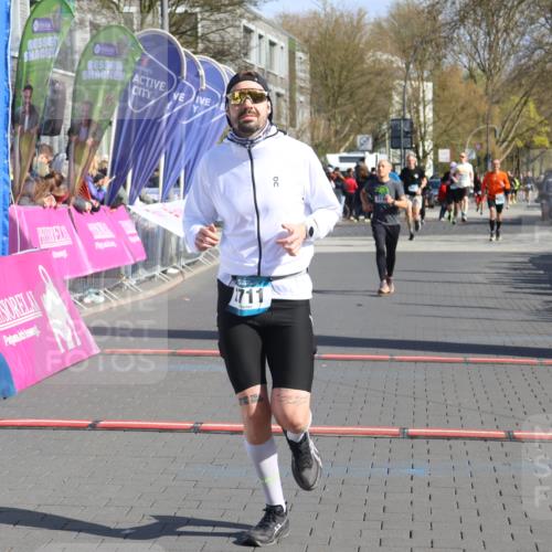 12.04.2026 - 45. Internationalen Wilhelmsburger Insellauf Strokosch-Dieckow http://msf.ph/oto/9453717 12.04.2026 10:40:40 Ziel 2711 meine-sportfotos.de