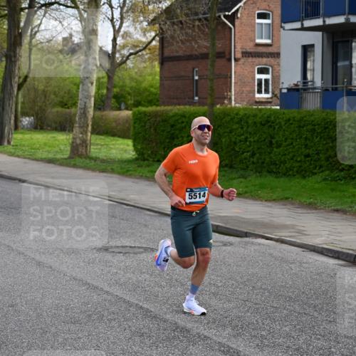 12.04.2026 - 45. Internationalen Wilhelmsburger Insellauf J. Mangold http://msf.ph/oto/9453719 12.04.2026 10:13:31 Ziel 5514, 2119, 3979 meine-sportfotos.de