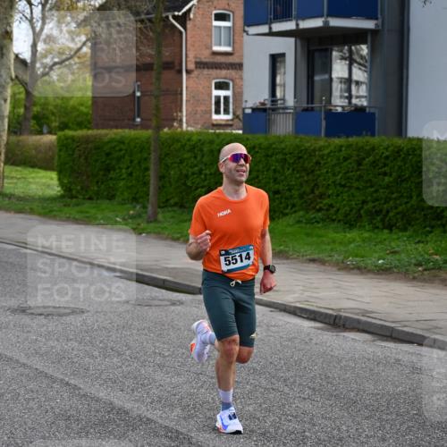 12.04.2026 - 45. Internationalen Wilhelmsburger Insellauf J. Mangold http://msf.ph/oto/9453729 12.04.2026 10:13:31 Ziel 5514, 2119, 3979 meine-sportfotos.de