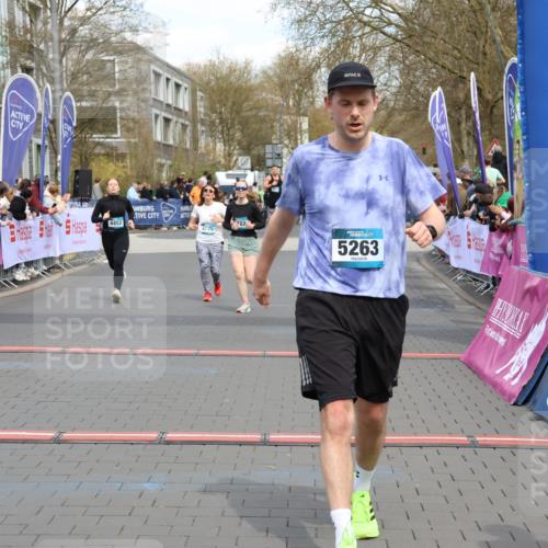 12.04.2026 - 45. Internationalen Wilhelmsburger Insellauf Strokosch-Dieckow http://msf.ph/oto/9453737 12.04.2026 13:05:59 Ziel 5597, 5249, 5263, 5414, 4126, 3782, 3164, 4452, 4775 meine-sportfotos.de