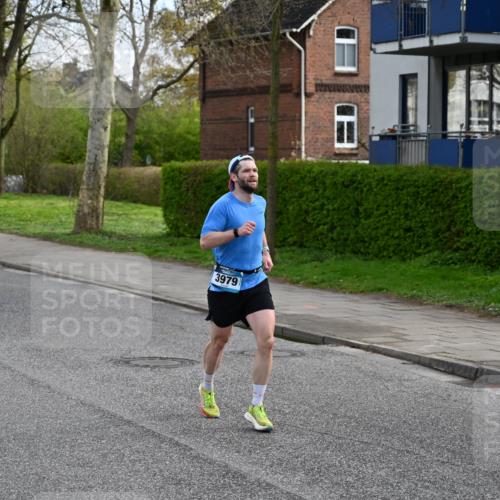 12.04.2026 - 45. Internationalen Wilhelmsburger Insellauf J. Mangold http://msf.ph/oto/9453746 12.04.2026 10:13:50 Ziel 2119, 3979 meine-sportfotos.de