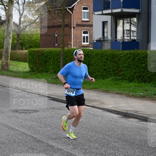 12.04.2026 - 45. Internationalen Wilhelmsburger Insellauf J. Mangold http://msf.ph/oto/9453755 12.04.2026 10:13:51 Ziel 2119, 3979 meine-sportfotos.de