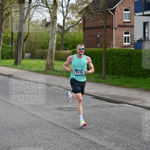 12.04.2026 - 45. Internationalen Wilhelmsburger Insellauf J. Mangold http://msf.ph/oto/9453776 12.04.2026 10:13:53 Ziel 2119, 3979 meine-sportfotos.de