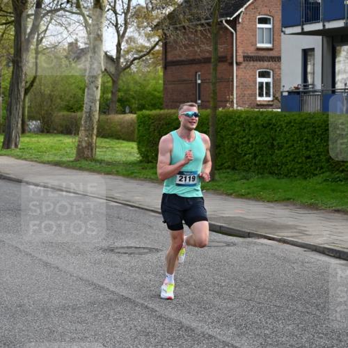 12.04.2026 - 45. Internationalen Wilhelmsburger Insellauf J. Mangold http://msf.ph/oto/9453781 12.04.2026 10:13:53 Ziel 2119, 3979 meine-sportfotos.de