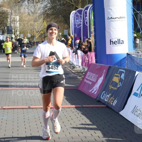 12.04.2026 - 45. Internationalen Wilhelmsburger Insellauf Strokosch-Dieckow http://msf.ph/oto/9453794 12.04.2026 10:28:43 Ziel 2851, 5452, 4995 meine-sportfotos.de
