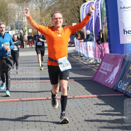 12.04.2026 - 45. Internationalen Wilhelmsburger Insellauf Strokosch-Dieckow http://msf.ph/oto/9453796 12.04.2026 10:40:49 Ziel 3144, 5606, 3702, 4907, 2525, 3677, 2379 meine-sportfotos.de