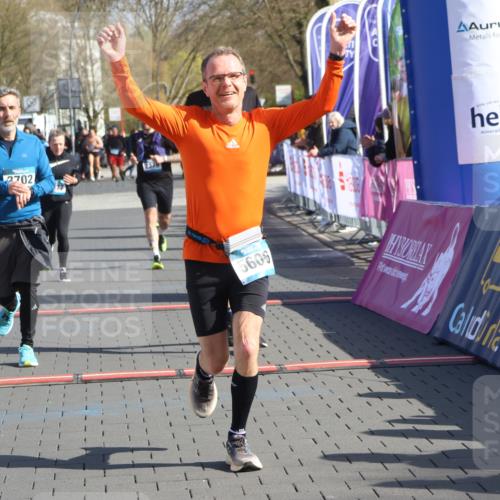 12.04.2026 - 45. Internationalen Wilhelmsburger Insellauf Strokosch-Dieckow http://msf.ph/oto/9453799 12.04.2026 10:40:49 Ziel 3144, 5606, 3702, 4907, 2525, 3677, 2379 meine-sportfotos.de