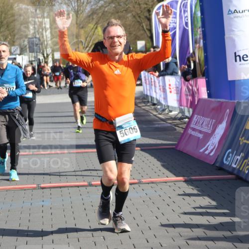 12.04.2026 - 45. Internationalen Wilhelmsburger Insellauf Strokosch-Dieckow http://msf.ph/oto/9453803 12.04.2026 10:40:49 Ziel 3144, 5606, 3702, 4907, 2525, 3677, 2379 meine-sportfotos.de