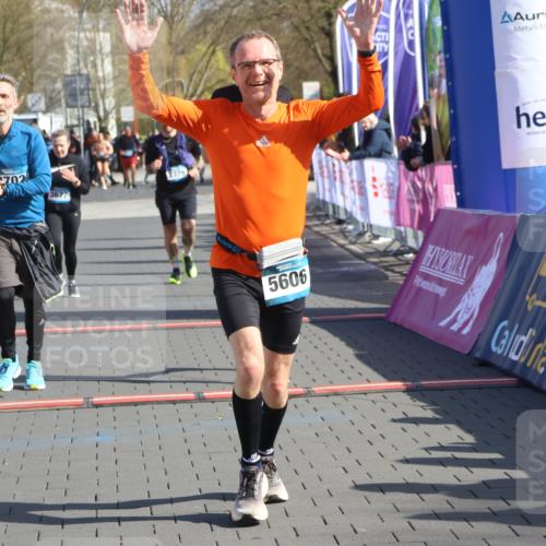 12.04.2026 - 45. Internationalen Wilhelmsburger Insellauf Strokosch-Dieckow http://msf.ph/oto/9453806 12.04.2026 10:40:50 Ziel 5606, 3702, 4907, 2525, 3677, 2379 meine-sportfotos.de