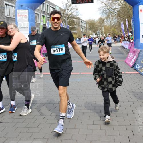 12.04.2026 - 45. Internationalen Wilhelmsburger Insellauf Strokosch-Dieckow http://msf.ph/oto/9453814 12.04.2026 13:05:53 Ziel 5476, 4105, 3934, 5597, 5249, 5263, 5414 meine-sportfotos.de