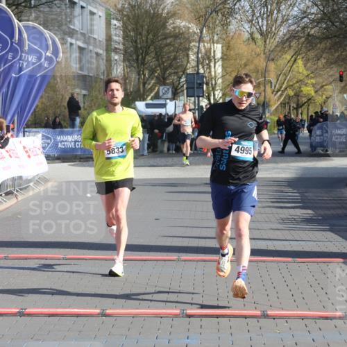 12.04.2026 - 45. Internationalen Wilhelmsburger Insellauf Strokosch-Dieckow http://msf.ph/oto/9453821 12.04.2026 10:28:47 Ziel 4995, 5833 meine-sportfotos.de