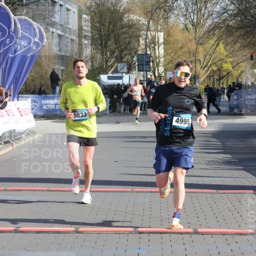 12.04.2026 - 45. Internationalen Wilhelmsburger Insellauf Strokosch-Dieckow http://msf.ph/oto/9453832 12.04.2026 10:28:47 Ziel 4995, 5833 meine-sportfotos.de