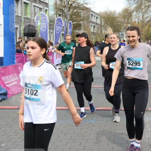 12.04.2026 - 45. Internationalen Wilhelmsburger Insellauf Strokosch-Dieckow http://msf.ph/oto/9453851 12.04.2026 13:05:50 Ziel 5295, 3025, 3030, 5476, 4105, 3934 meine-sportfotos.de
