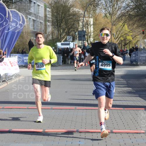 12.04.2026 - 45. Internationalen Wilhelmsburger Insellauf Strokosch-Dieckow http://msf.ph/oto/9453855 12.04.2026 10:28:48 Ziel 4995, 5833 meine-sportfotos.de
