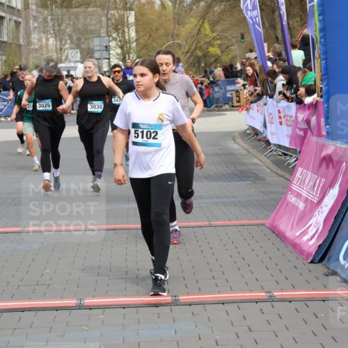 12.04.2026 - 45. Internationalen Wilhelmsburger Insellauf Strokosch-Dieckow http://msf.ph/oto/9453861 12.04.2026 13:05:46 Ziel 5580, 2433, 5102, 5295, 3025, 3030, 5476, 4105 meine-sportfotos.de