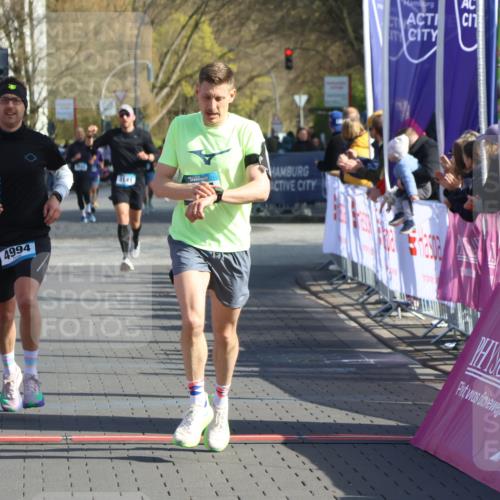 12.04.2026 - 45. Internationalen Wilhelmsburger Insellauf Strokosch-Dieckow http://msf.ph/oto/9453881 12.04.2026 10:28:52 Ziel 5833, 3904, 4994, 4831 meine-sportfotos.de