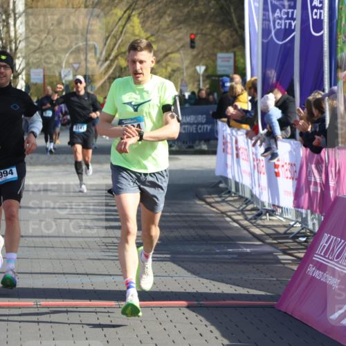 12.04.2026 - 45. Internationalen Wilhelmsburger Insellauf Strokosch-Dieckow http://msf.ph/oto/9453885 12.04.2026 10:28:52 Ziel 5833, 3904, 4994, 4831 meine-sportfotos.de