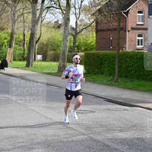 12.04.2026 - 45. Internationalen Wilhelmsburger Insellauf J. Mangold http://msf.ph/oto/9453886 12.04.2026 10:15:38 Ziel 2281, 5302, 2970, 2405, 3685, 3113 meine-sportfotos.de