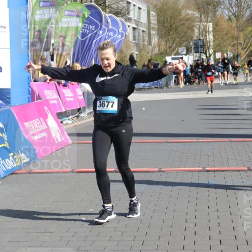 12.04.2026 - 45. Internationalen Wilhelmsburger Insellauf Strokosch-Dieckow http://msf.ph/oto/9453887 12.04.2026 10:40:54 Ziel 2525, 3677, 2379 meine-sportfotos.de