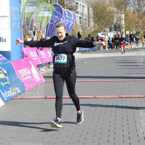 12.04.2026 - 45. Internationalen Wilhelmsburger Insellauf Strokosch-Dieckow http://msf.ph/oto/9453891 12.04.2026 10:40:54 Ziel 2525, 3677, 2379 meine-sportfotos.de