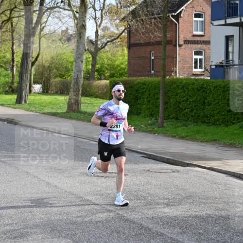 12.04.2026 - 45. Internationalen Wilhelmsburger Insellauf J. Mangold http://msf.ph/oto/9453892 12.04.2026 10:15:38 Ziel 2281, 5302, 2970, 2405, 3685, 3113 meine-sportfotos.de