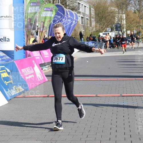 12.04.2026 - 45. Internationalen Wilhelmsburger Insellauf Strokosch-Dieckow http://msf.ph/oto/9453896 12.04.2026 10:40:54 Ziel 2525, 3677, 2379 meine-sportfotos.de