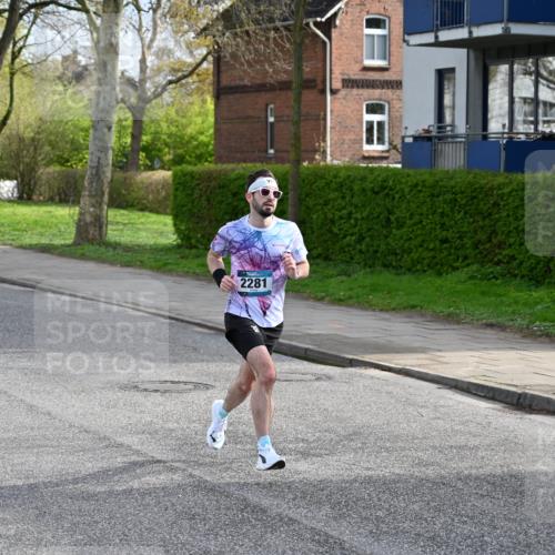 12.04.2026 - 45. Internationalen Wilhelmsburger Insellauf J. Mangold http://msf.ph/oto/9453899 12.04.2026 10:15:38 Ziel 2281, 5302, 2970, 2405, 3685, 3113 meine-sportfotos.de