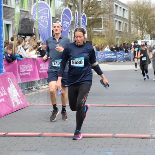 12.04.2026 - 45. Internationalen Wilhelmsburger Insellauf Strokosch-Dieckow http://msf.ph/oto/9453900 12.04.2026 13:05:44 Ziel 3817, 5580, 2433, 5102, 5295, 3025, 3030 meine-sportfotos.de