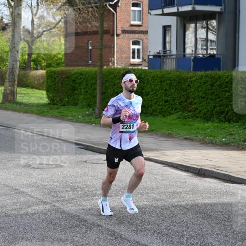 12.04.2026 - 45. Internationalen Wilhelmsburger Insellauf J. Mangold http://msf.ph/oto/9453908 12.04.2026 10:15:38 Ziel 2281, 5302, 2970, 2405, 3685, 3113 meine-sportfotos.de