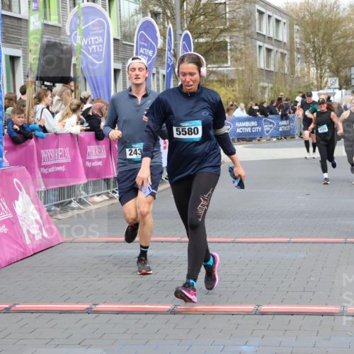 12.04.2026 - 45. Internationalen Wilhelmsburger Insellauf Strokosch-Dieckow http://msf.ph/oto/9453911 12.04.2026 13:05:44 Ziel 3817, 5580, 2433, 5102, 5295, 3025, 3030 meine-sportfotos.de