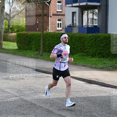 12.04.2026 - 45. Internationalen Wilhelmsburger Insellauf J. Mangold http://msf.ph/oto/9453912 12.04.2026 10:15:38 Ziel 2281, 5302, 2970, 2405, 3685, 3113 meine-sportfotos.de