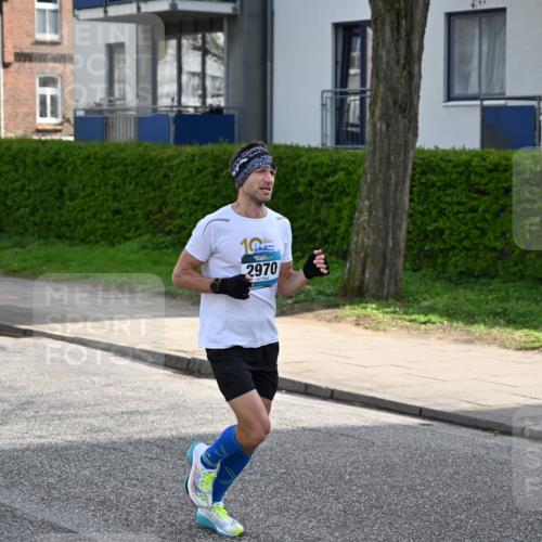 12.04.2026 - 45. Internationalen Wilhelmsburger Insellauf J. Mangold http://msf.ph/oto/9453924 12.04.2026 10:15:53 Ziel 2970, 2405, 3685, 3113, 2487 meine-sportfotos.de