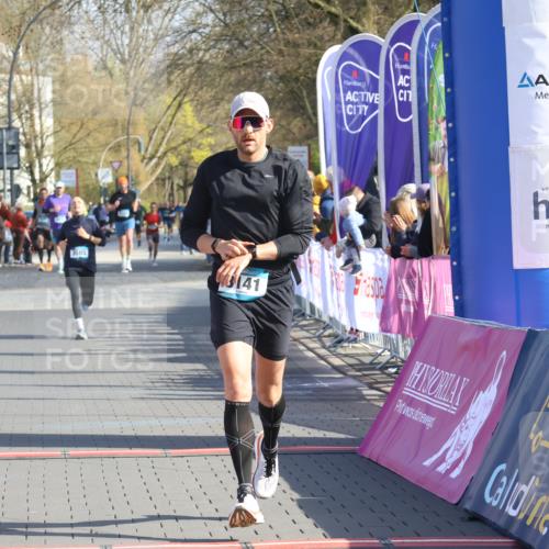 12.04.2026 - 45. Internationalen Wilhelmsburger Insellauf Strokosch-Dieckow http://msf.ph/oto/9453961 12.04.2026 10:28:57 Ziel 3904, 4994, 4831, 3141, 4883 meine-sportfotos.de