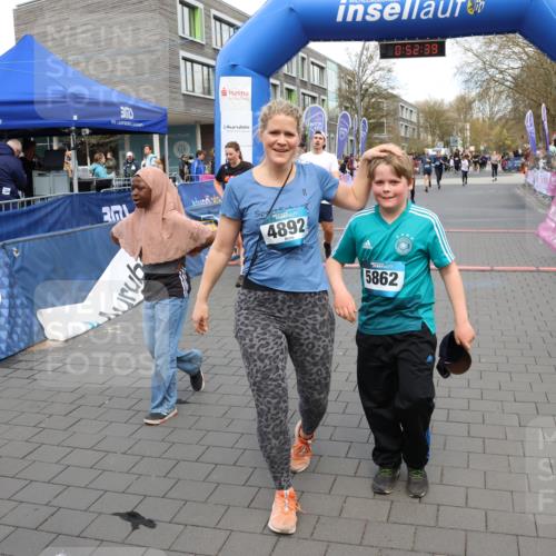 12.04.2026 - 45. Internationalen Wilhelmsburger Insellauf Strokosch-Dieckow http://msf.ph/oto/9453966 12.04.2026 13:05:38 Ziel 5752, 3817 meine-sportfotos.de