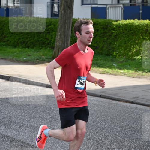 12.04.2026 - 45. Internationalen Wilhelmsburger Insellauf J. Mangold http://msf.ph/oto/9453968 12.04.2026 10:16:07 Ziel 2405, 3685, 3113, 2487, 5676 meine-sportfotos.de